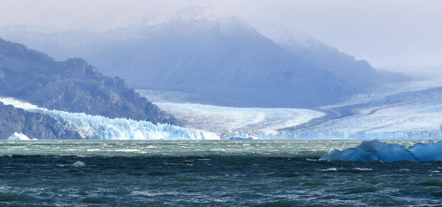 Argentina patagonia vacations and glaciers 
